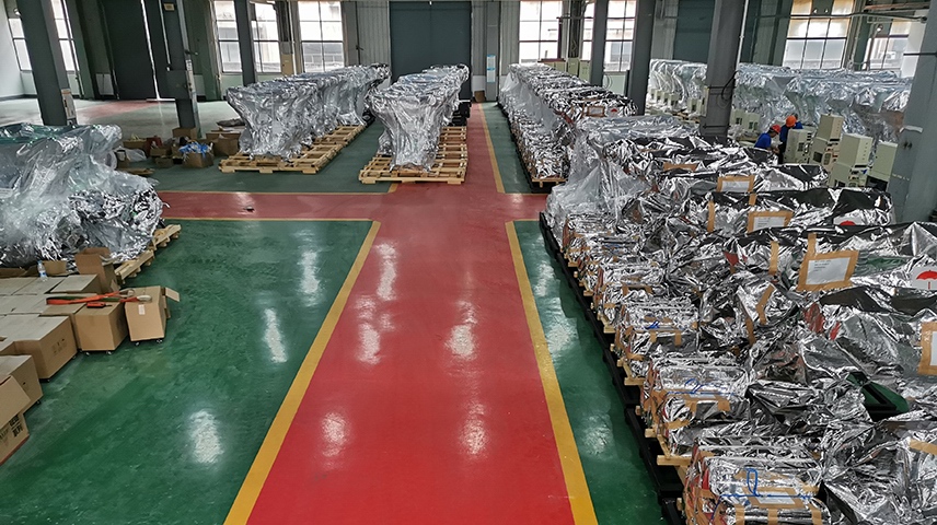 Industrial robots in the workshop
