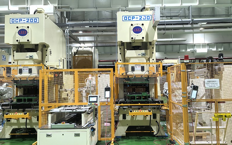 Stamping robot automation line